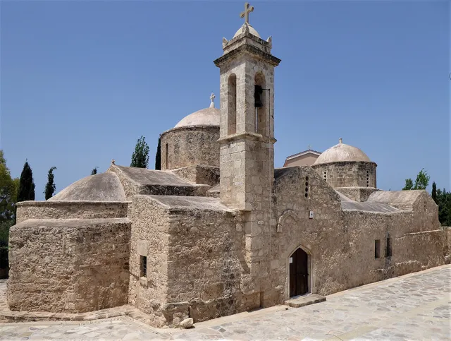 Panagia Chryseleousa, Emba