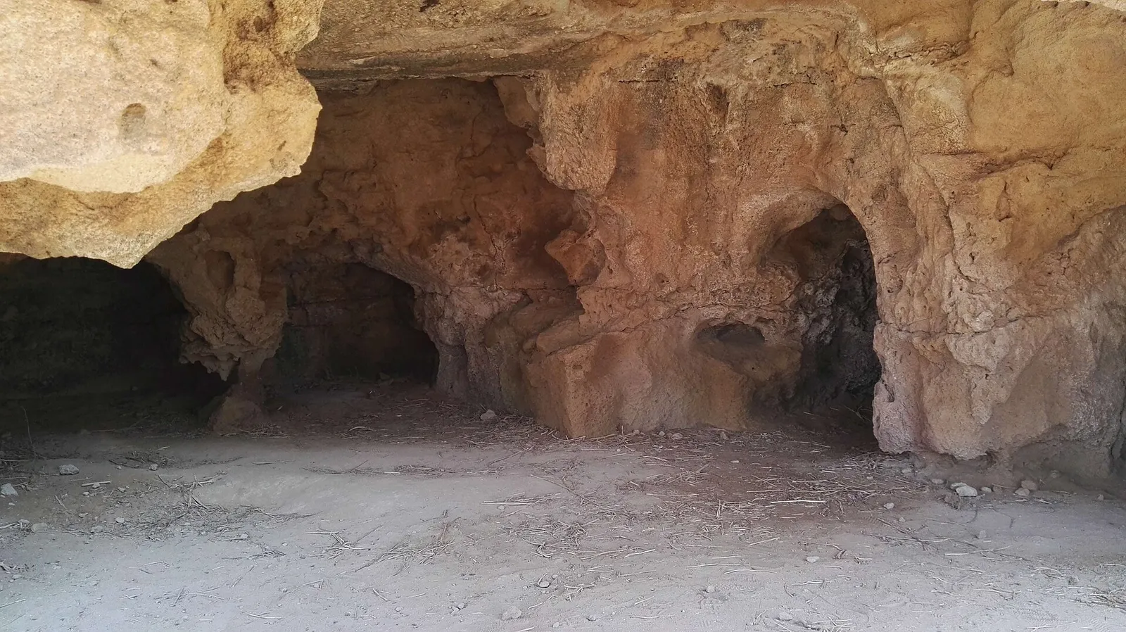 Tomb 9