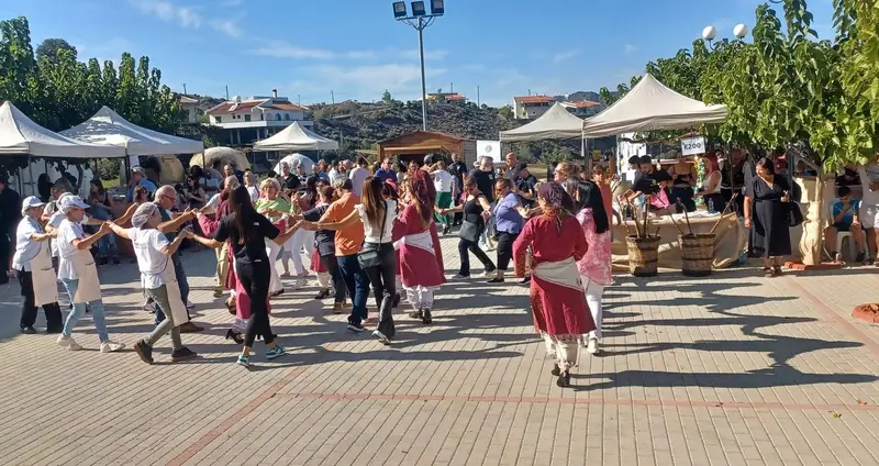 Farmakas Village Square
