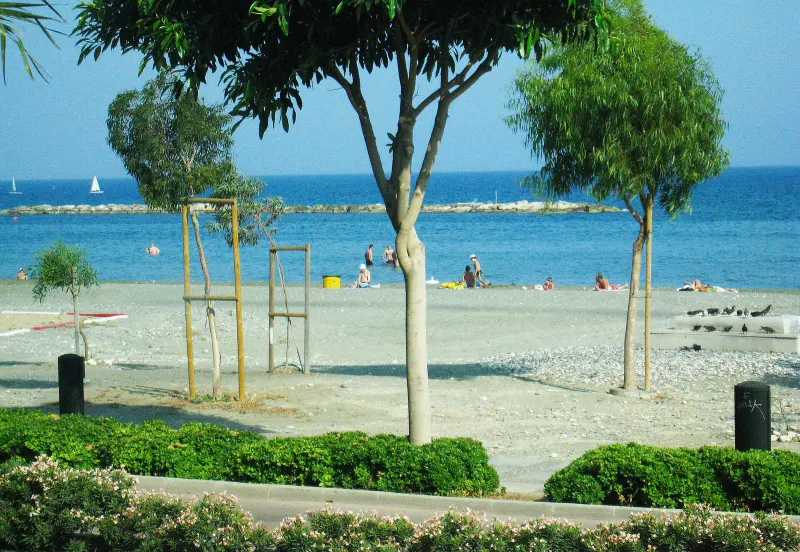 Montego Beach Bar