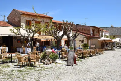Omodos Square